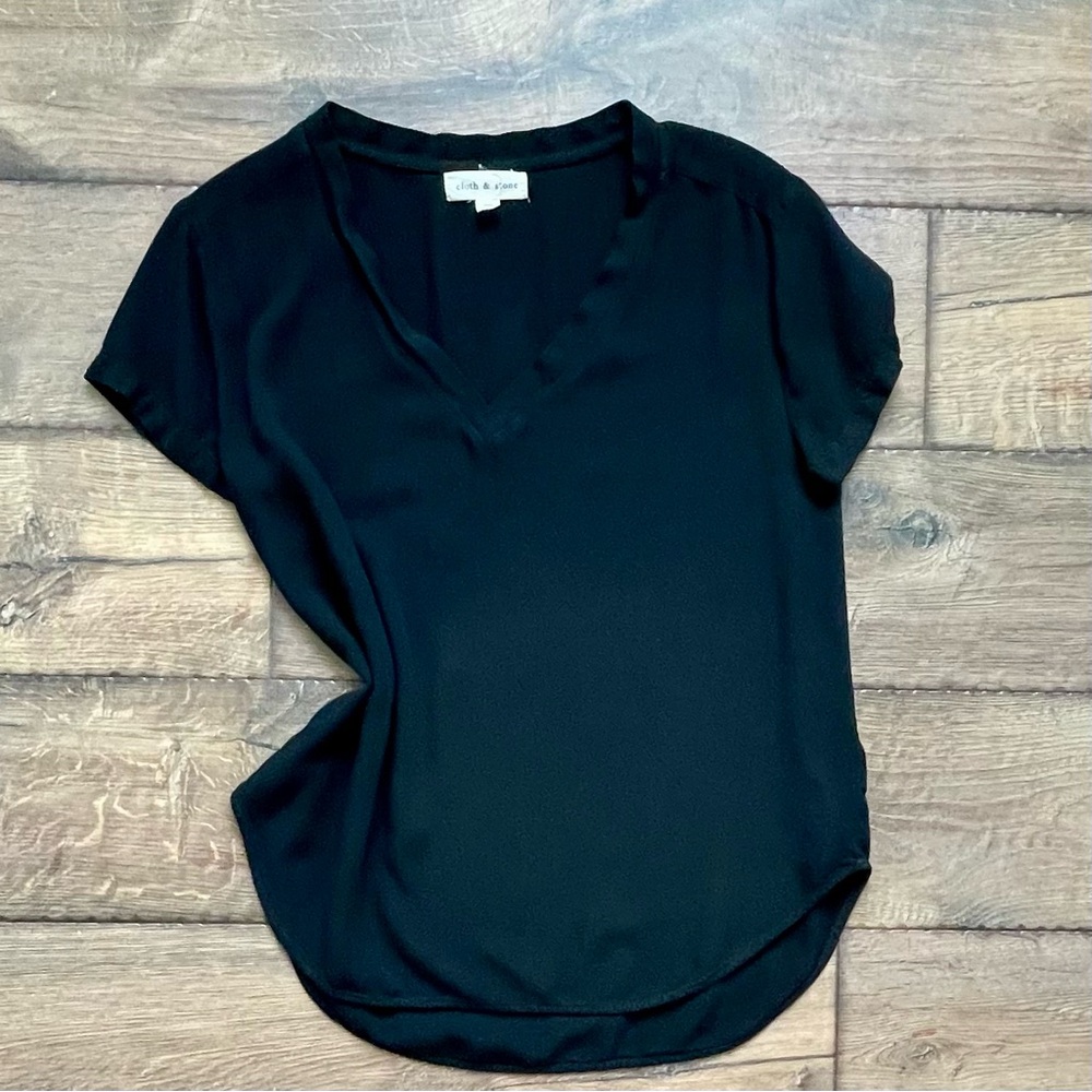 Cloth and Stone•Black V-Neck Women Top